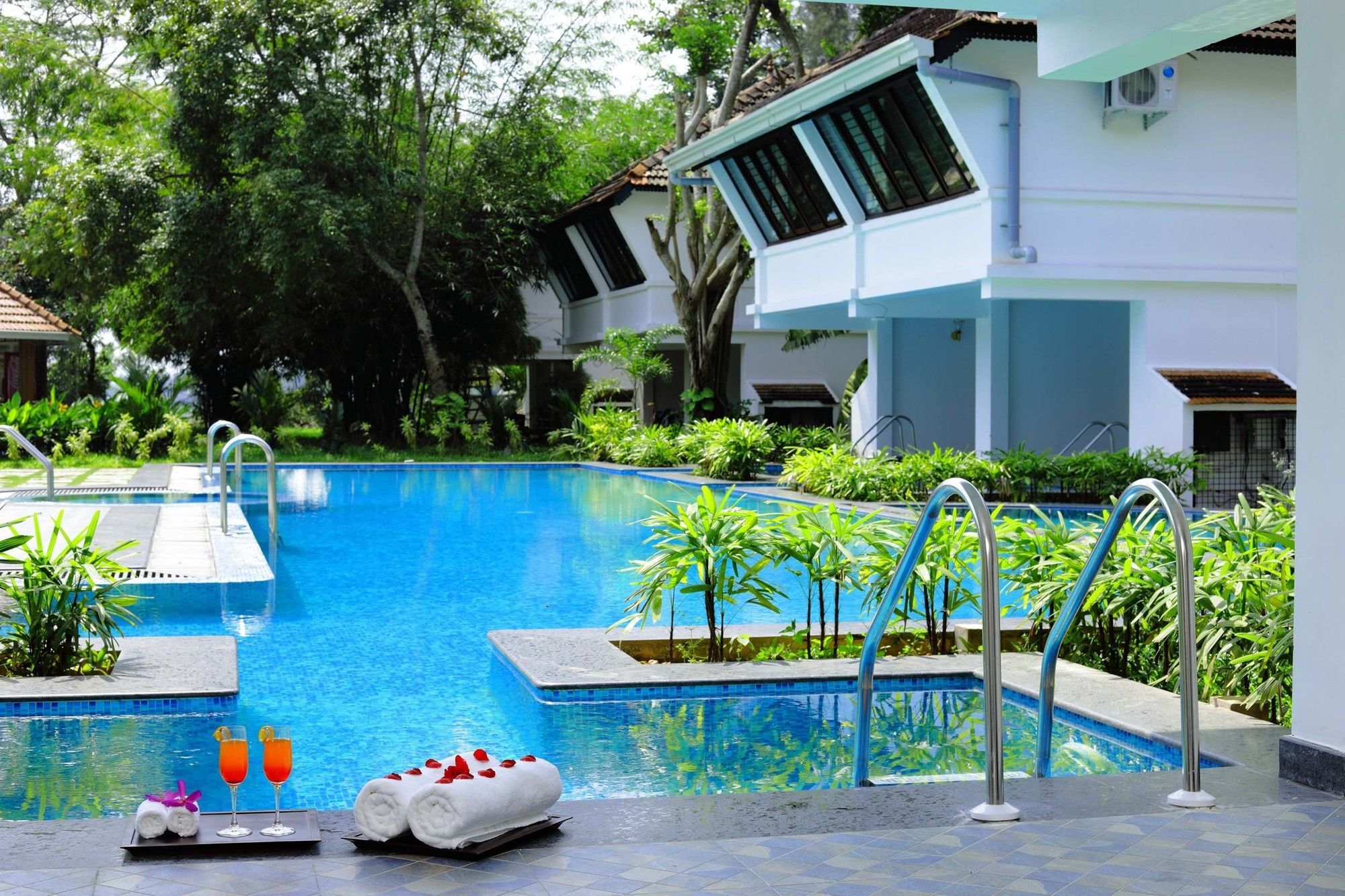 Nihara Resort And Spa Kochi Buitenkant foto