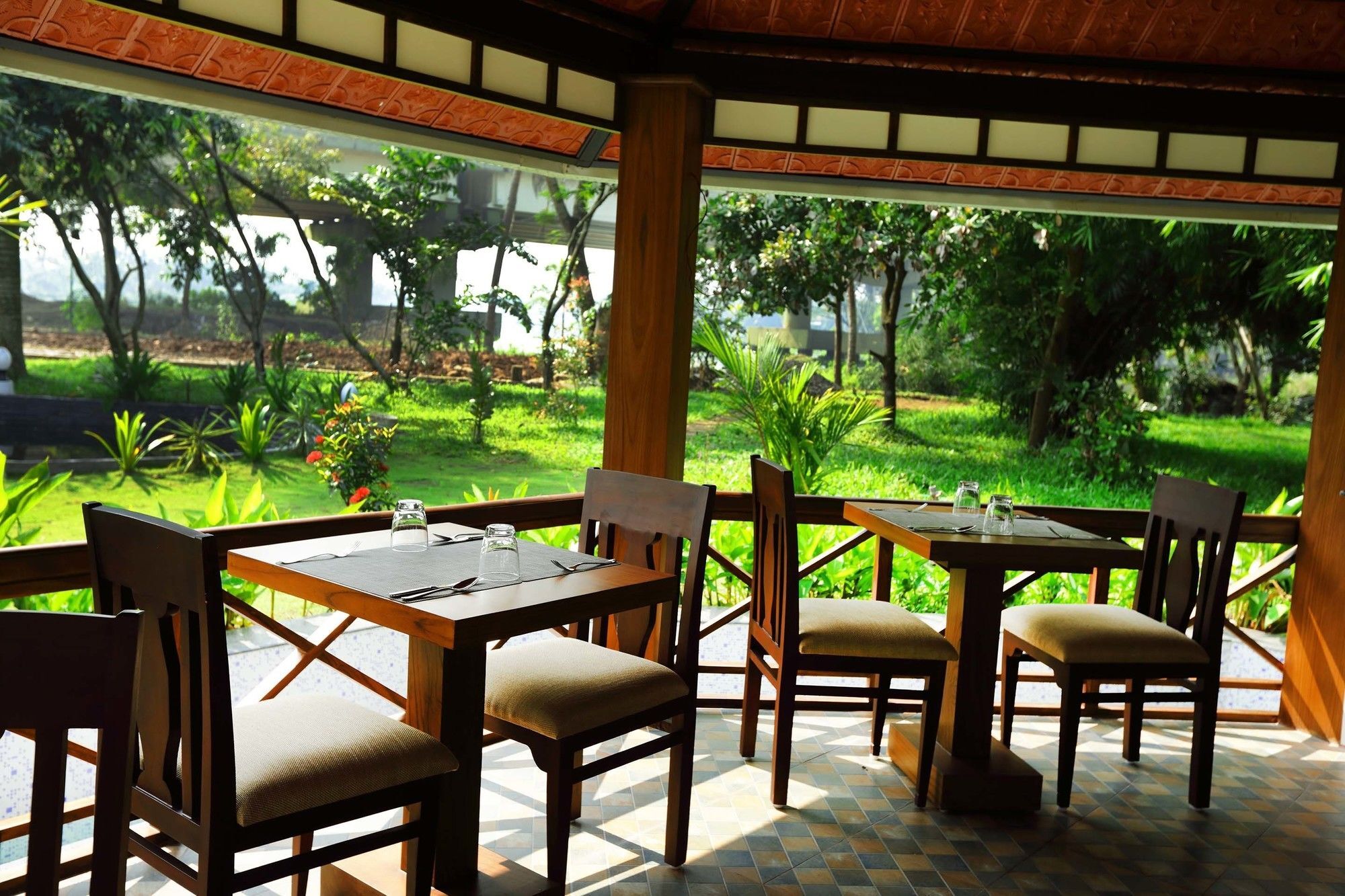 Nihara Resort And Spa Kochi Buitenkant foto